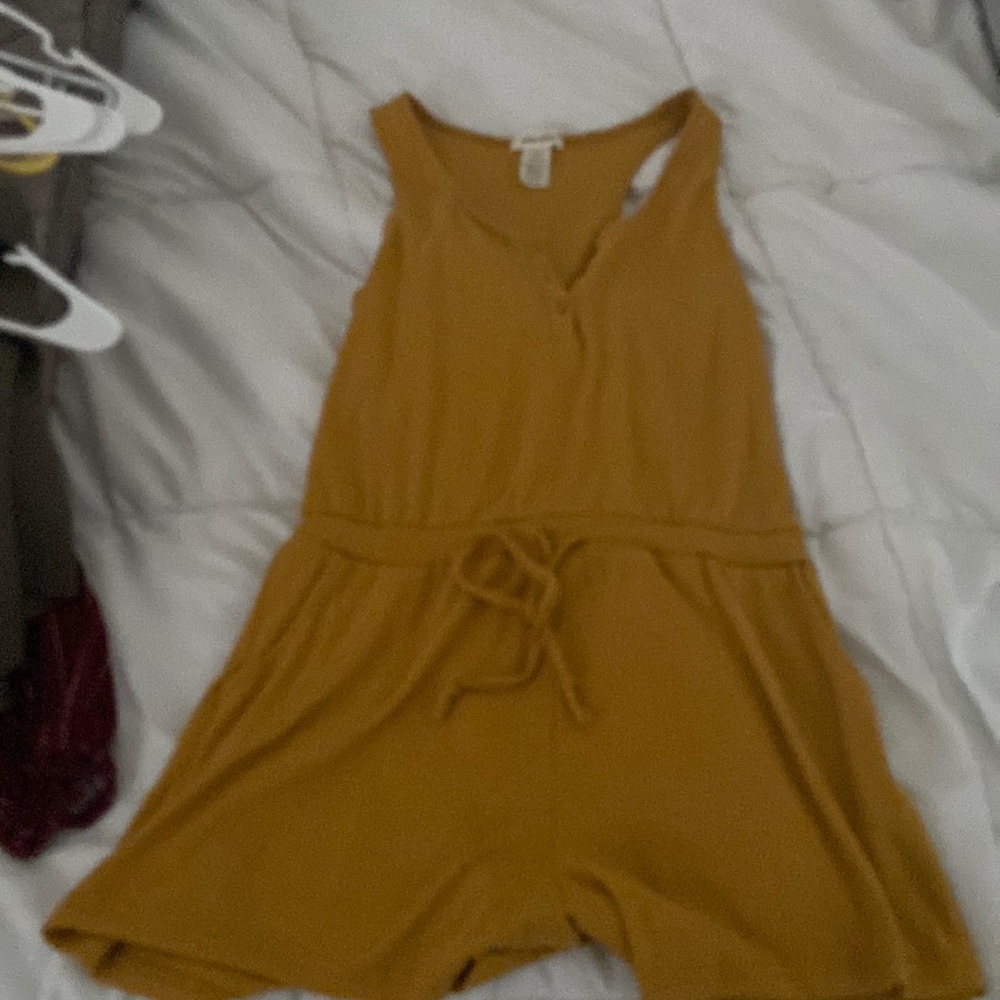 Mustard romper